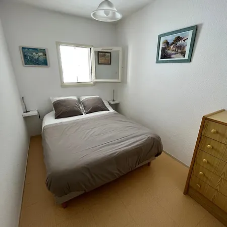 1 Chambre, Avec Loggia Et Vue Sur Le Port Olona