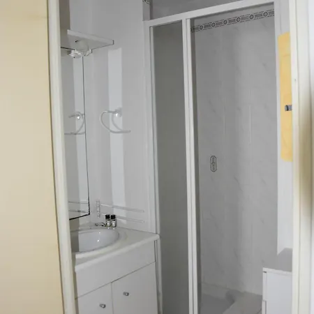 1 Chambre, Avec Loggia Et Vue Sur Le Port Olona La Chaume