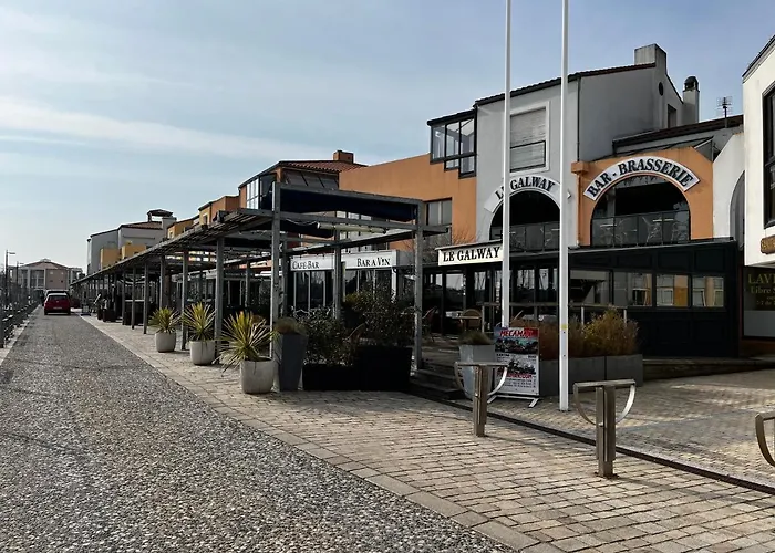 Lägenhet 1 Chambre, Avec Loggia Et Vue Sur Le Port Olona