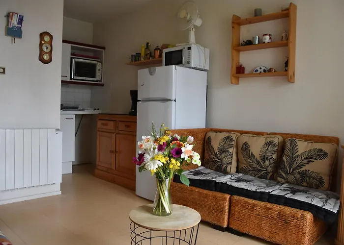 1 Chambre, Avec Loggia Et Vue Sur Le Port Olona